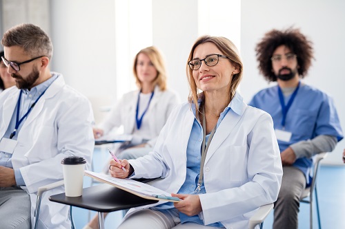 Pour quelles raisons choisir une plateforme pour se former dans le domaine de la santé ?